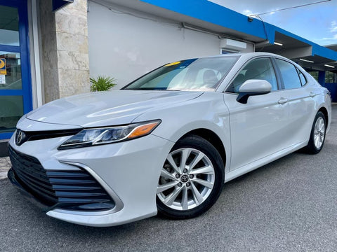 Toyota Camry LE / 2021